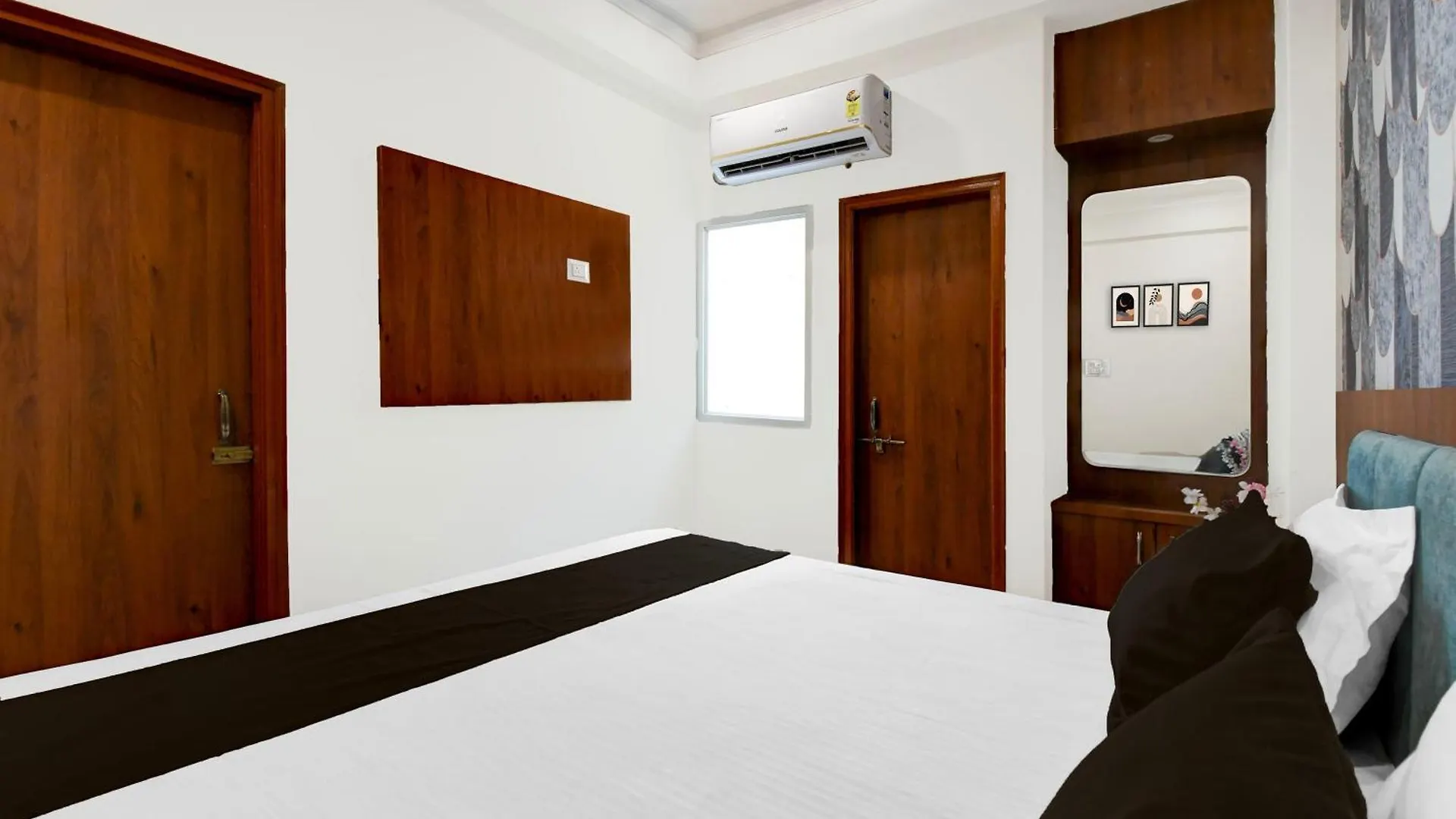 Hotel O Dc Grand 바라나시
