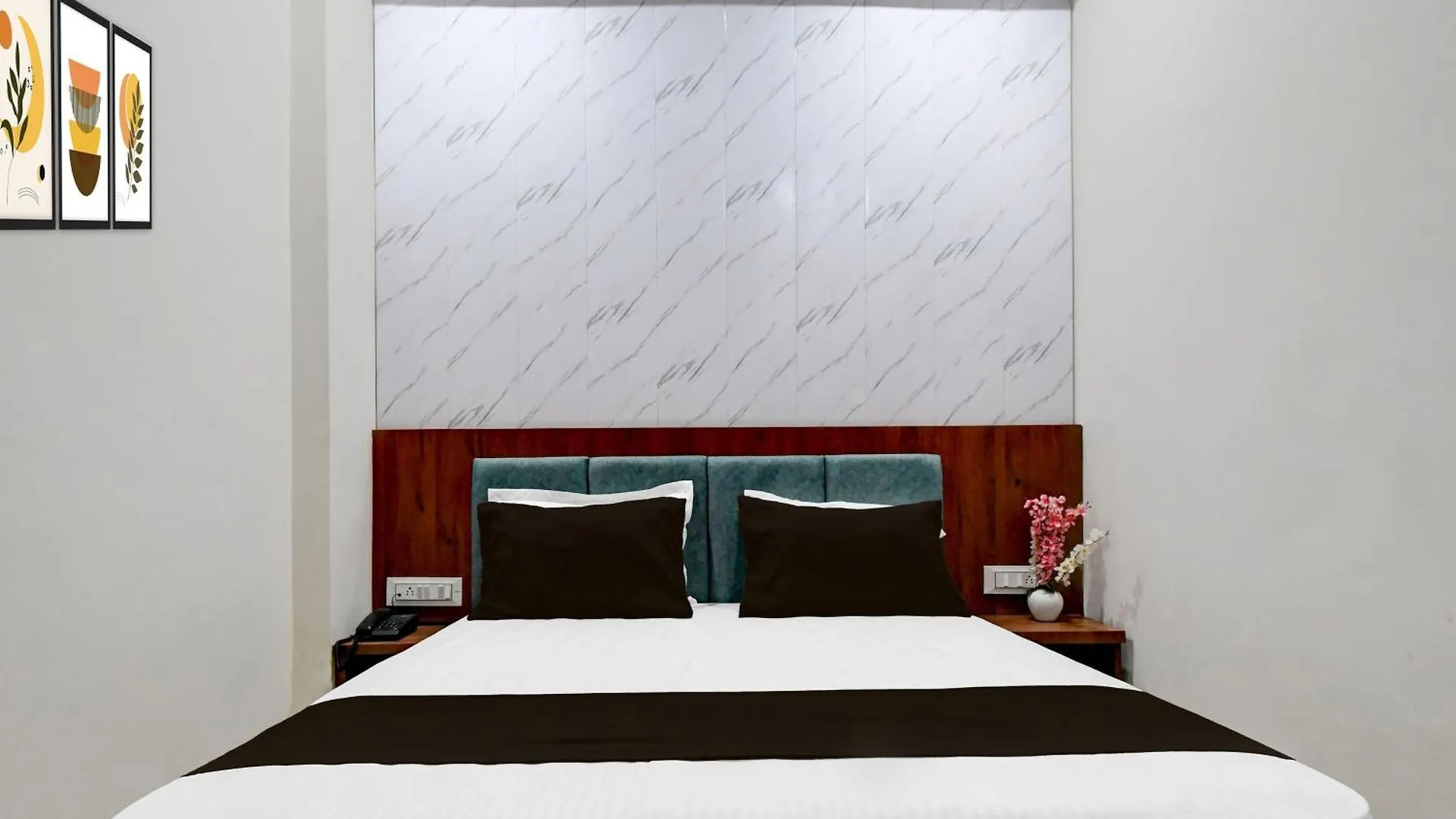 Hotel O Dc Grand 바라나시