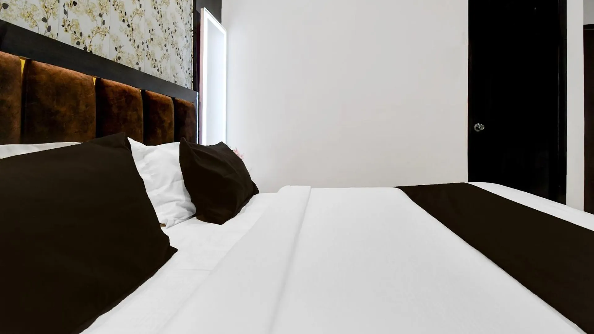Hotel O Dc Grand 바라나시 인도